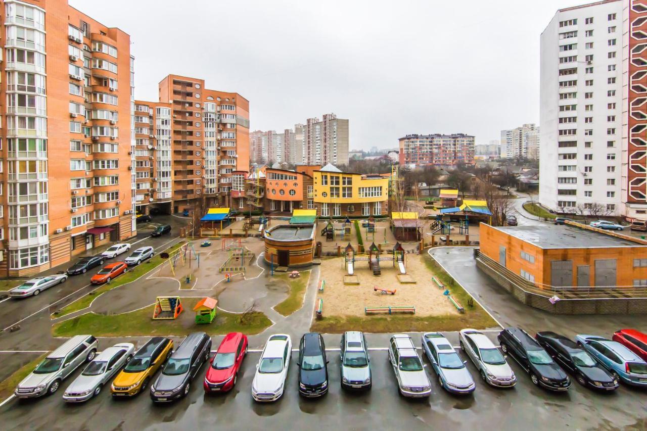 Комфортная Двухкомнатная Квартира Возле Метро Академгородок Kiev Exterior foto